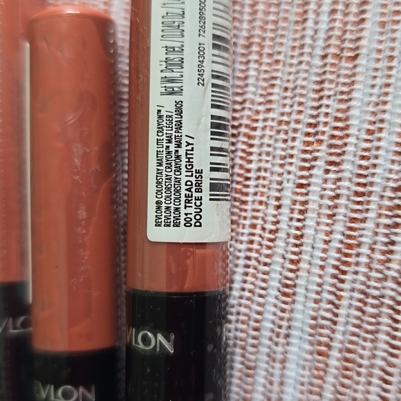 REVLON BRAND WOMENS COLORSTAY MATTE LITE LIP CRAYON BUNDLE OF 3 - Picture 9 of 9